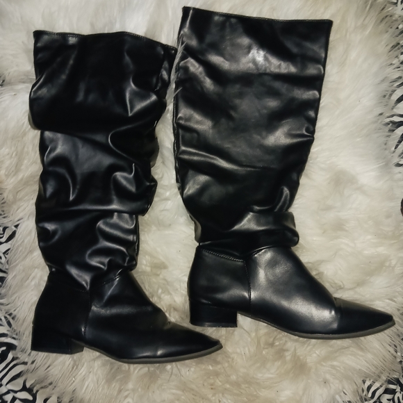 Women Black slouchy flat knee boots - Picture 4 of 12